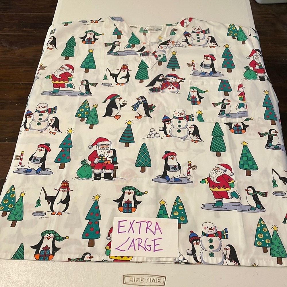 Angelica Christmas Scrub Top Extra Large